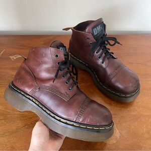 Dr Martens • vintage lace up boots cap toe platform leather chunky lug sole MIE